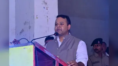 सफलता का मूलमंत्र है अनुशासन और निरंतरता, गोपालगंज में मेधावियों से बोले डीएम समीर सौरभ